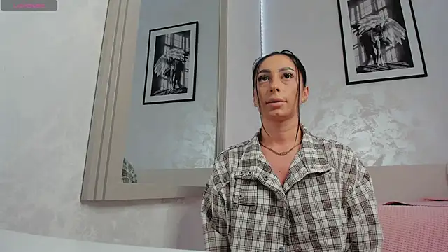 Snapshot of ZeynepX chatting on 04/07/26, 04:24 ZeynepX online show from 04/07/26, 04:24