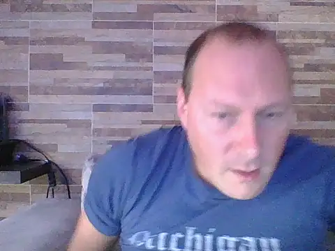 Snapshot of lustonfan chatting on 03/20/26, 01:27 lustonfan online show from 03/20/26, 01:27