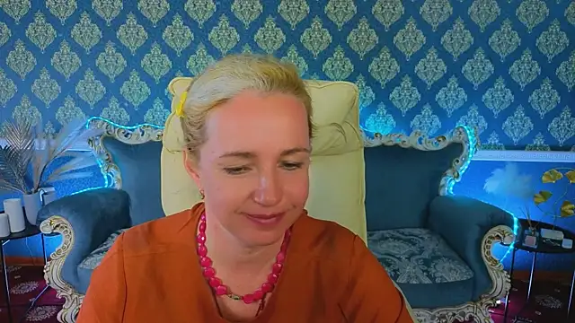 Snapshot of Alaska_Si chatting on 04/18/26, 12:31 Alaska Si online show from 04/18/26, 12:31