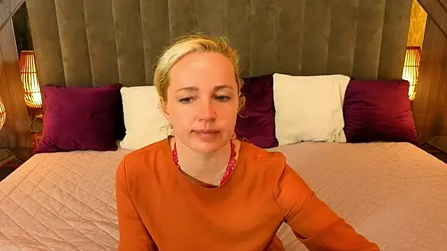 Snapshot of Alaska_Si chatting on 04/19/26, 12:26 Alaska Si online show from 04/19/26, 12:26