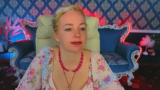 Snapshot of Alaska_Si chatting on 04/21/26, 05:36 Alaska Si online show from 04/21/26, 05:36