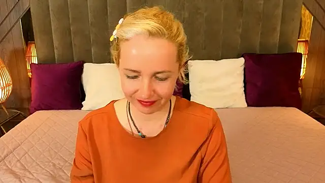 Snapshot of Alaska_Si chatting on 04/26/26, 12:36 Alaska Si online show from 04/26/26, 12:36