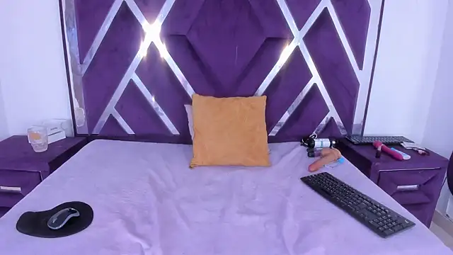 Snapshot of Mairaasm chatting on 04/18/26, 04:55 Mairaasm online show from 04/18/26, 04:55