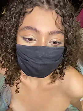 Snapshot of Ravennaaaaa chatting on 03/16/26, 05:55 Ravennaaaaa online show from 03/16/26, 05:55