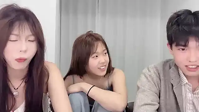 Snapshot of SM_0007 chatting on 03/29/26, 12:38 SM 0007 online show from 03/29/26, 12:38