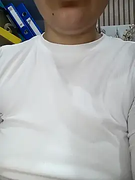 Snapshot of Emi_hot1 chatting on 03/17/26, 04:21 Emi hot1 online show from 03/17/26, 04:21