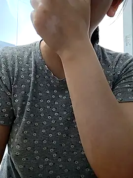 Snapshot of Emi_hot1 chatting on 03/18/26, 07:11 Emi hot1 online show from 03/18/26, 07:11