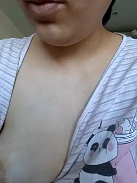 Snapshot of Emi_hot1 chatting on 03/26/26, 08:42 Emi hot1 online show from 03/26/26, 08:42