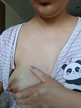 Snapshot of Emi_hot1 chatting on 04/07/26, 06:47 Emi hot1 online show from 04/07/26, 06:47