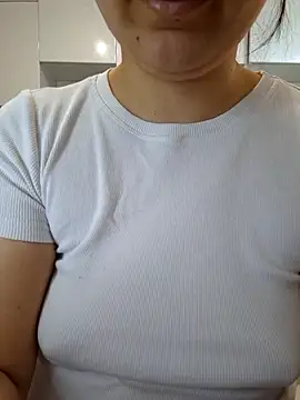 Snapshot of Emi_hot1 chatting on 04/11/26, 05:01 Emi hot1 online show from 04/11/26, 05:01