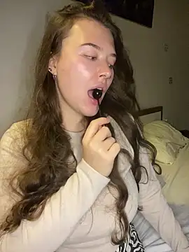 Snapshot of KristieKitty chatting on 04/07/26, 06:41 KristieKitty online show from 04/07/26, 06:41