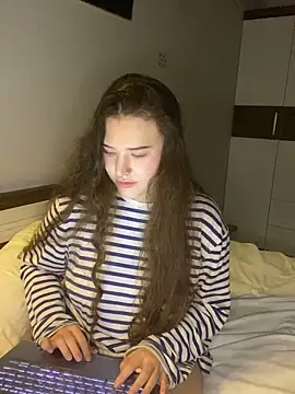 Snapshot of KristieKitty chatting on 04/19/26, 09:08 KristieKitty online show from 04/19/26, 09:08