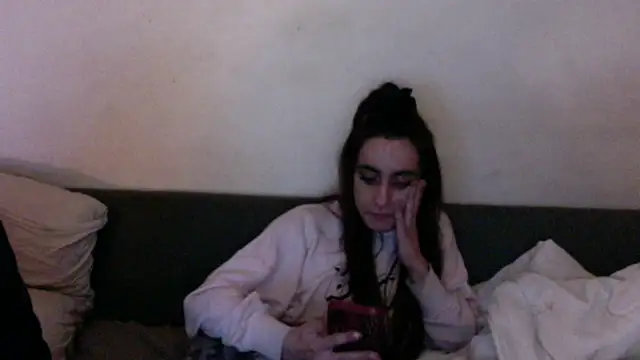 Snapshot of chiara-mario chatting on 04/04/26, 04:11 chiara-mario online show from 04/04/26, 04:11
