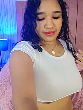 Snapshot of AriaMontes chatting on 04/30/26, 12:11 AriaMontes online show from 04/30/26, 12:11