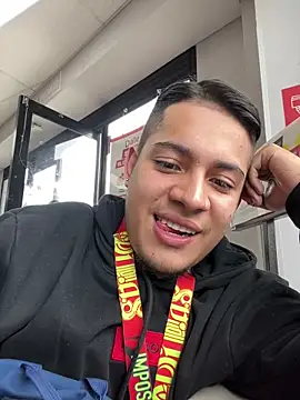 Snapshot of OliverTabordaa chatting on 03/24/26, 04:23 OliverTabordaa online show from 03/24/26, 04:23