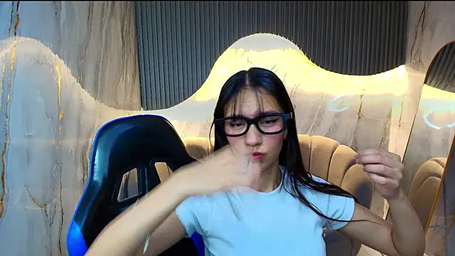 Snapshot of candy_sky_r chatting on 04/22/26, 03:09 candy sky r online show from 04/22/26, 03:09