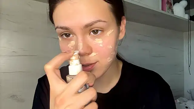 Snapshot of BlinkingDross chatting on 04/26/26, 10:24 BlinkingDross online show from 04/26/26, 10:24