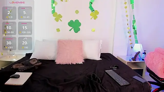 Snapshot of Eve-01 chatting on 03/17/26, 07:28 Eve-01 online show from 03/17/26, 07:28