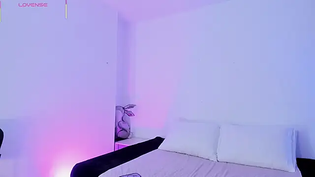 Snapshot of Eve-01 chatting on 04/20/26, 09:38 Eve-01 online show from 04/20/26, 09:38