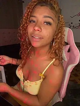 Snapshot of ThePrettyTiana chatting on 04/18/26, 06:56 ThePrettyTiana online show from 04/18/26, 06:56