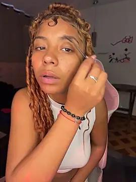 Snapshot of ThePrettyTiana chatting on 04/19/26, 07:38 ThePrettyTiana online show from 04/19/26, 07:38