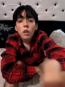 Snapshot of Lucca__555 chatting on 03/26/26, 05:51 Lucca 555 online show from 03/26/26, 05:51