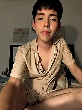 Snapshot of Lucca__555 chatting on 04/12/26, 01:21 Lucca 555 online show from 04/12/26, 01:21