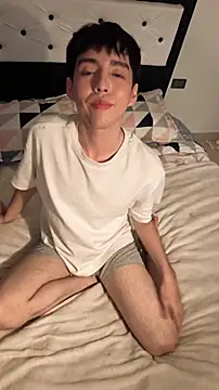 Snapshot of Lucca__555 chatting on 04/16/26, 11:40 Lucca 555 online show from 04/16/26, 11:40