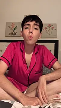 Snapshot of Lucca__555 chatting on 04/18/26, 10:43 Lucca 555 online show from 04/18/26, 10:43