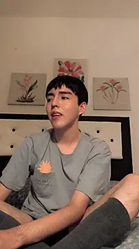 Snapshot of Lucca__555 chatting on 04/26/26, 11:24 Lucca 555 online show from 04/26/26, 11:24