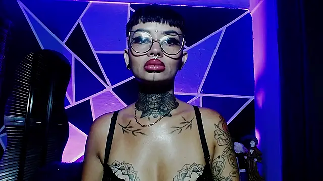 Snapshot of Sol_Baker chatting on 04/03/26, 10:24 Sol Baker online show from 04/03/26, 10:24