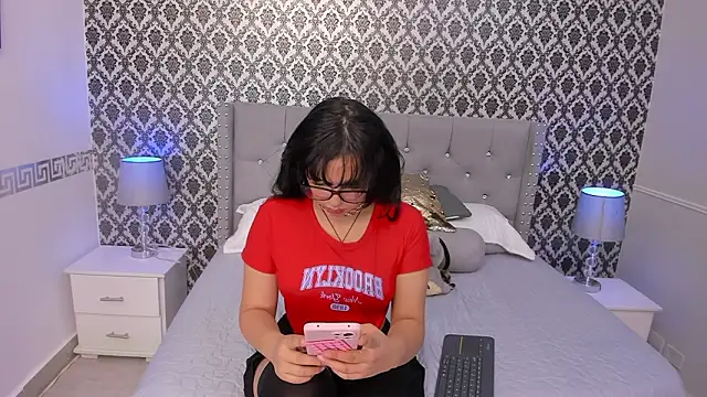 Snapshot of Jade_rous chatting on 03/10/26, 11:59 Jade rous online show from 03/10/26, 11:59