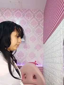 Snapshot of Jade_rous chatting on 03/27/26, 11:21 Jade rous online show from 03/27/26, 11:21