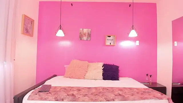 Snapshot of liapinket chatting on 04/10/26, 12:43 liapinket online show from 04/10/26, 12:43