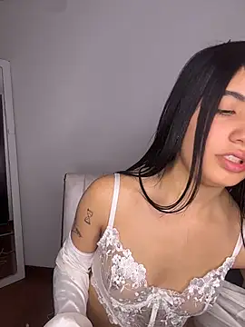 Snapshot of Lucy_engel chatting on 03/12/26, 01:56 Lucy engel online show from 03/12/26, 01:56