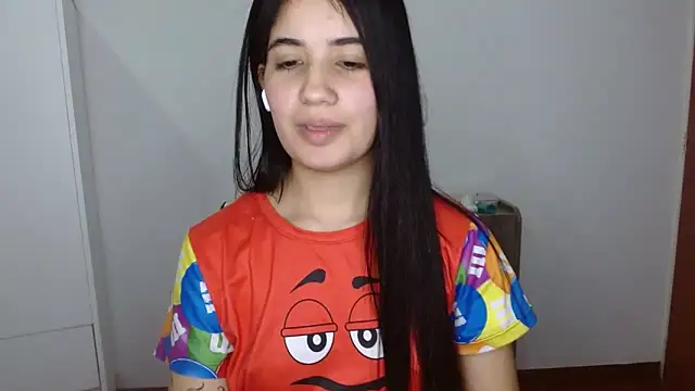 Snapshot of Lucy_engel chatting on 04/02/26, 11:24 Lucy engel online show from 04/02/26, 11:24