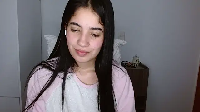 Snapshot of Lucy_engel chatting on 04/11/26, 10:41 Lucy engel online show from 04/11/26, 10:41