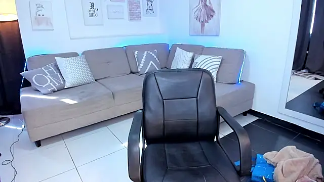 Snapshot of Dana_sophiia chatting on 04/10/26, 01:27 Dana sophiia online show from 04/10/26, 01:27