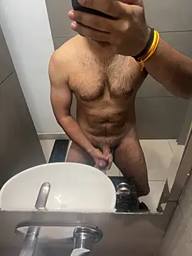 Snapshot of Vibrator2509 chatting on 04/06/26, 09:05 Vibrator2509 online show from 04/06/26, 09:05