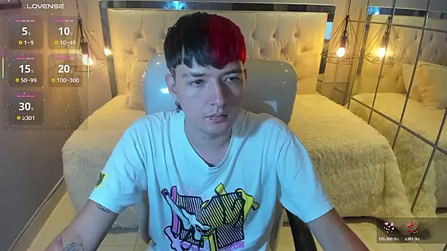 Snapshot of Santiago_morgan chatting on 03/05/26, 10:39 Santiago morgan online show from 03/05/26, 10:39