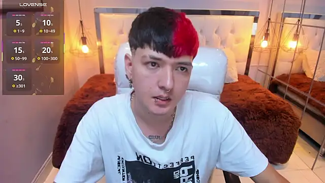 Snapshot of Santiago_morgan chatting on 03/19/26, 10:03 Santiago morgan online show from 03/19/26, 10:03