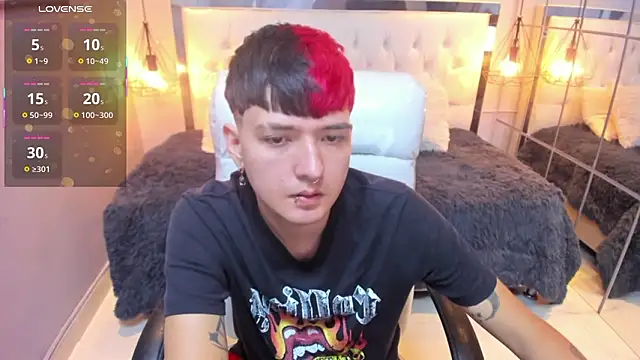 Snapshot of Santiago_morgan chatting on 03/20/26, 10:25 Santiago morgan online show from 03/20/26, 10:25