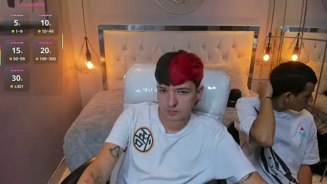 Snapshot of Santiago_morgan chatting on 03/31/26, 10:32 Santiago morgan online show from 03/31/26, 10:32