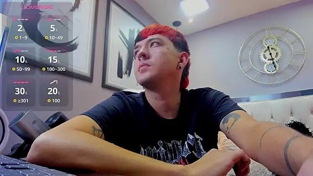 Snapshot of Santiago_morgan chatting on 04/17/26, 10:46 Santiago morgan online show from 04/17/26, 10:46