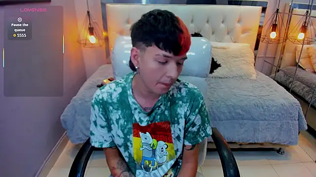 Snapshot of Santiago_morgan chatting on 04/18/26, 10:43 Santiago morgan online show from 04/18/26, 10:43