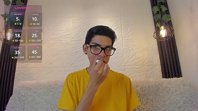 Snapshot of dave_925_ chatting on 04/01/26, 05:10 dave 925 online show from 04/01/26, 05:10