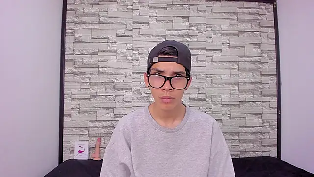 Snapshot of dave_925_ chatting on 04/02/26, 06:16 dave 925 online show from 04/02/26, 06:16