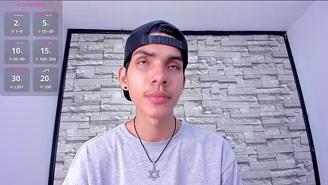 Snapshot of dave_925_ chatting on 04/13/26, 08:03 dave 925 online show from 04/13/26, 08:03