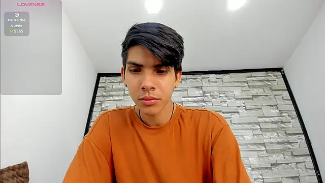 Snapshot of dave_925_ chatting on 04/16/26, 06:52 dave 925 online show from 04/16/26, 06:52