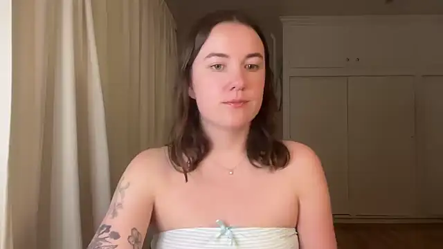 Snapshot of summerxo chatting on 03/09/26, 04:49 summerxo online show from 03/09/26, 04:49